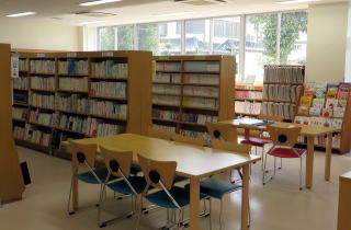 相原公民館　図書室